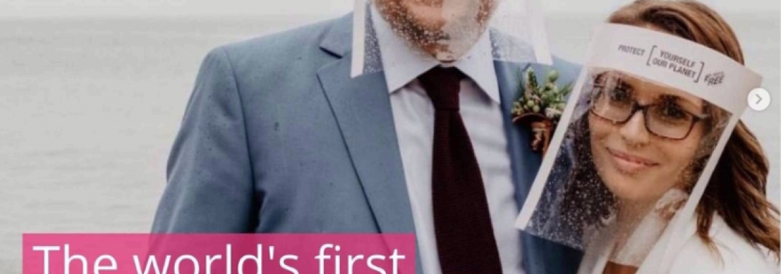 世界上第一對夫婦結婚,戴無塑料口罩 世界上第一對夫婦結婚,戴無塑料口罩