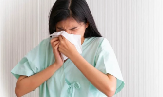 是流感還是新冠？還是疊加感染？如何從症狀區分？