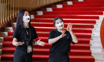 不再被口罩噤聲！聽障者奔走八個月，只有這間國家隊答應做「透明口罩」