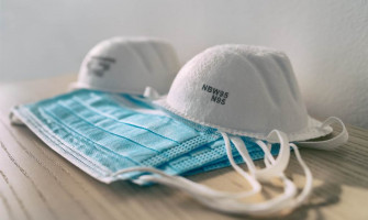 美籲民眾戴上N95！醫用口罩擋不住Omicron？