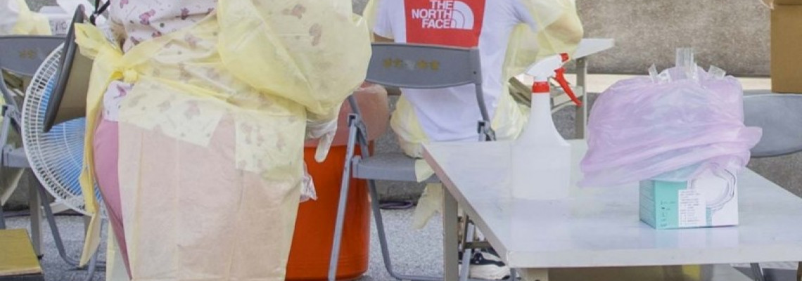 防護衣包越緊越好? 感染科主任:關鍵在脫掉 防護衣包越緊越好? 感染科主任:關鍵在脫掉