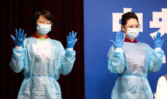 新冠肺炎．多圖｜台灣新規：空姐等機組人員須戴護目鏡、穿防護衣