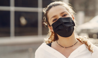 你戴什麼顏色的口罩？研究顯示黑色給人最有安全感