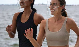 花色口罩不夠看 荷李活明星戴透明面罩